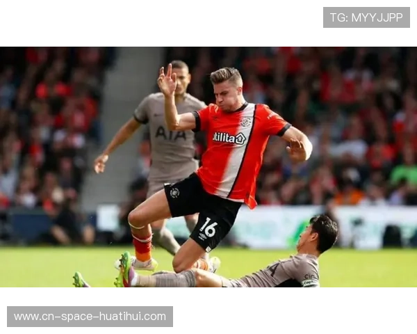 里沙利松在热刺对阵维拉的足总杯比赛中伤退